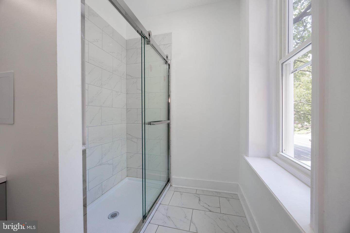 5213 N Broad St Property Photo 27