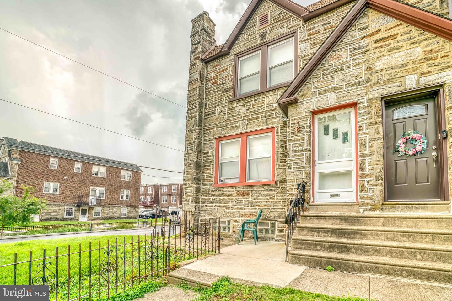 3342 Chippendale Ave Property Photo 4