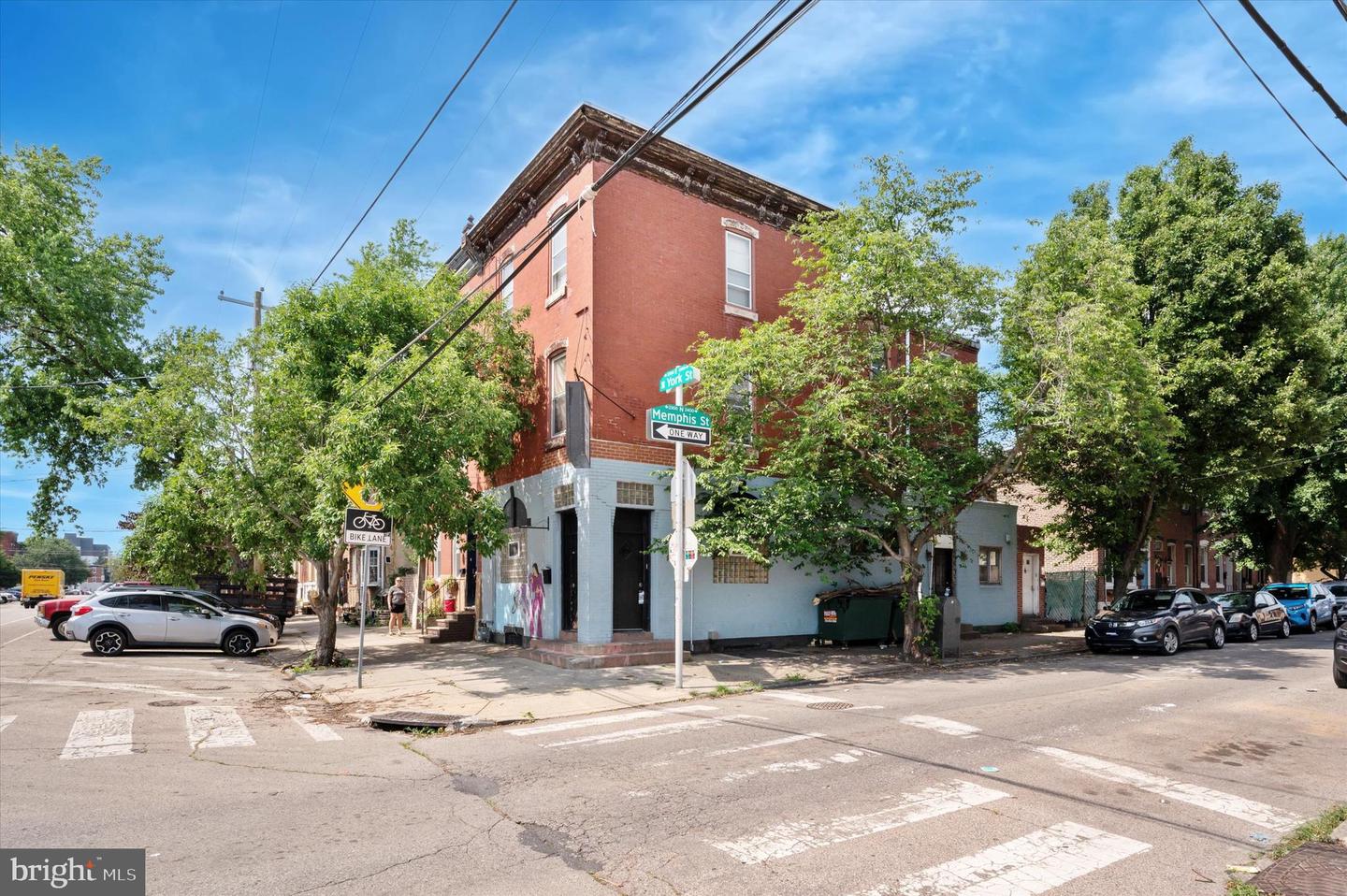2327 E York St Property Photo 1
