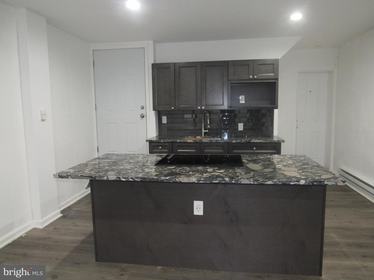 4154 Robbins Ave Property Photo 4