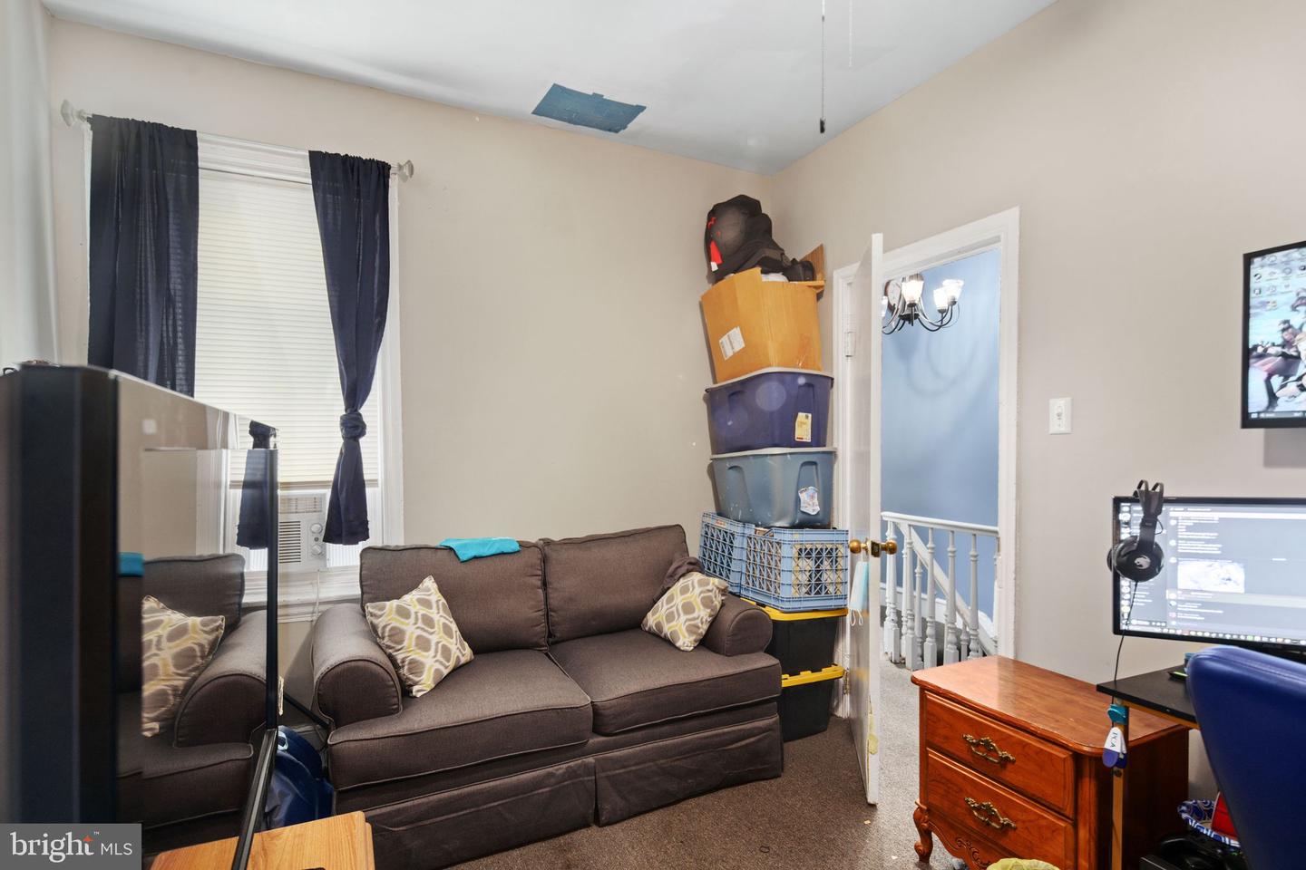 4423 Brown St Property Photo 8