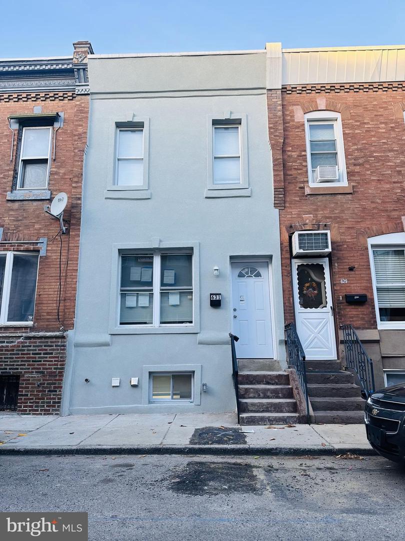 631 Cross St Property Photo 1