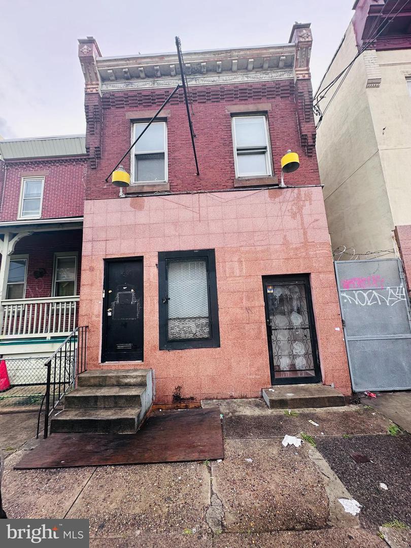 1644 Bridge St Property Photo