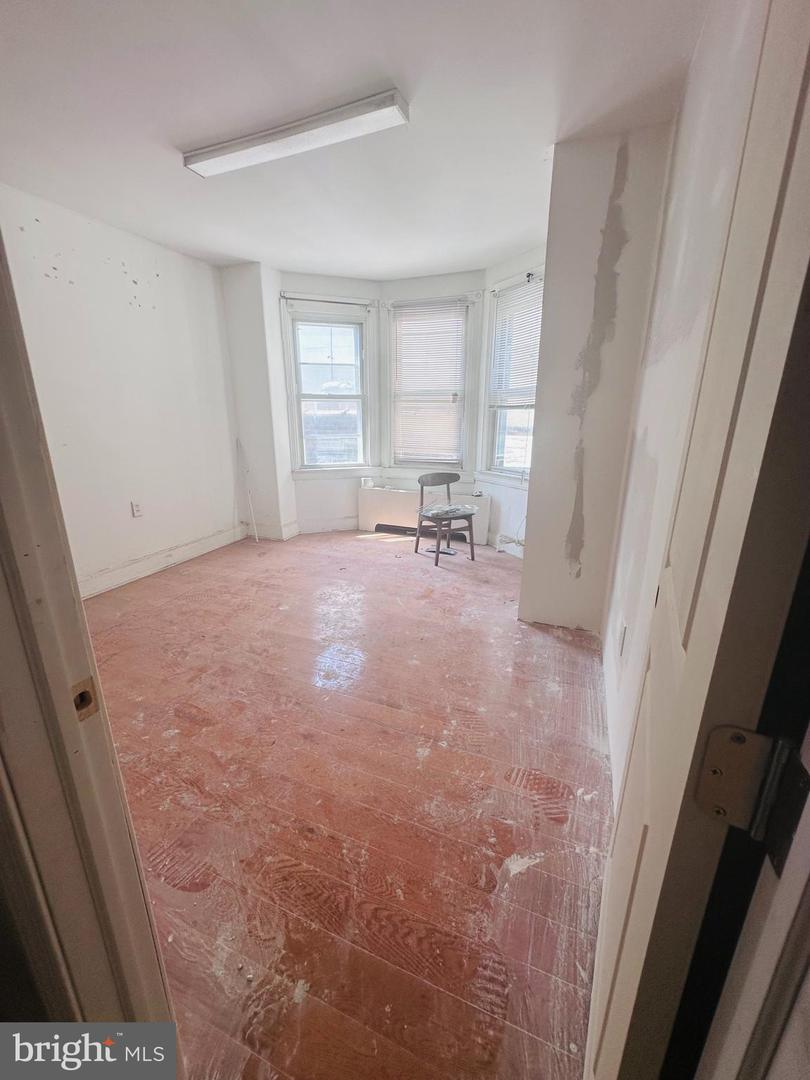 1644 Bridge St Property Photo 8