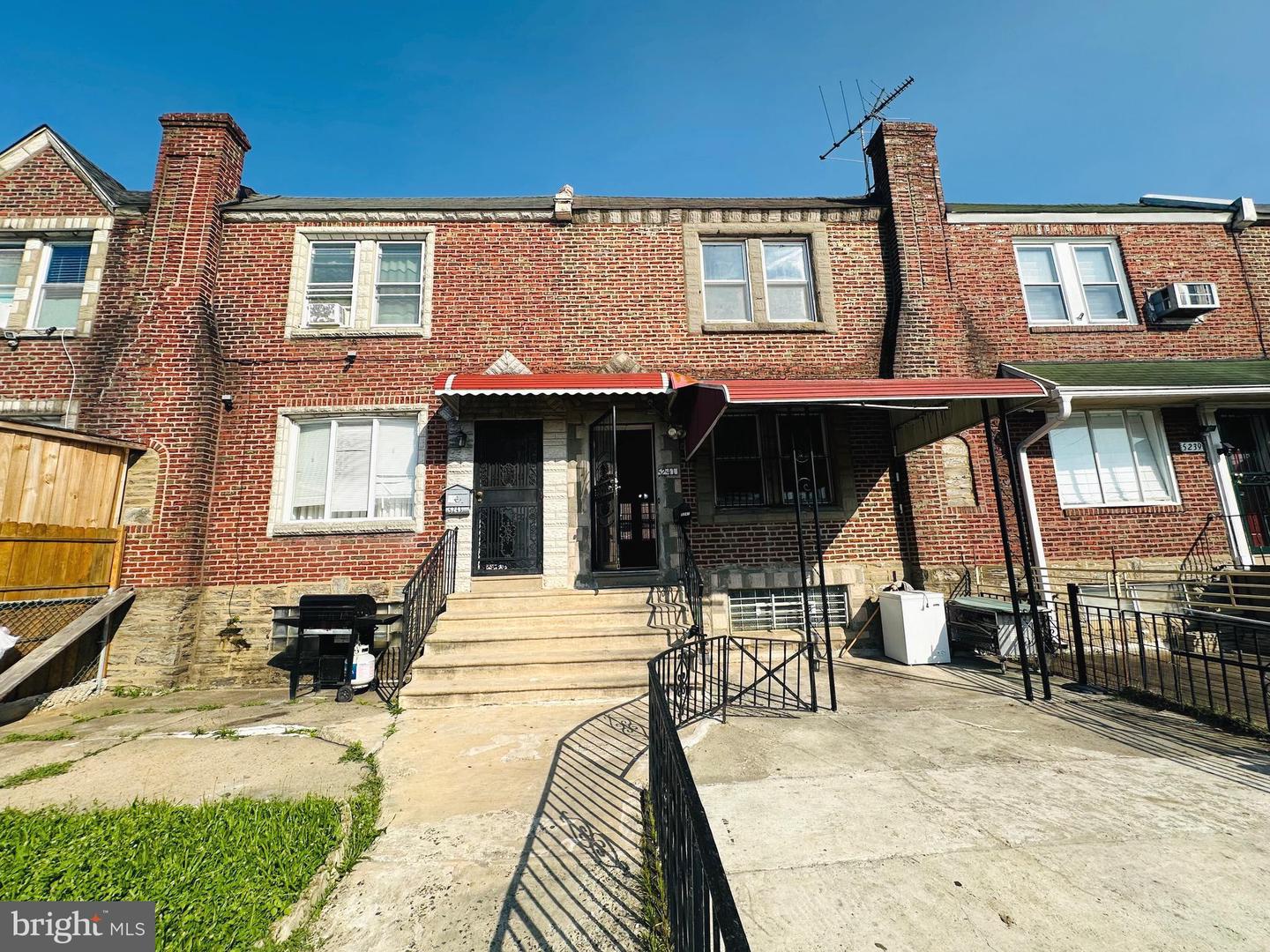 5241 Howland St Property Photo 1