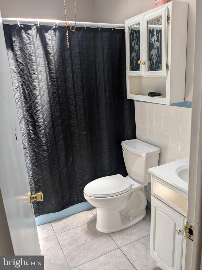 7735 Langdon St Property Photo 10