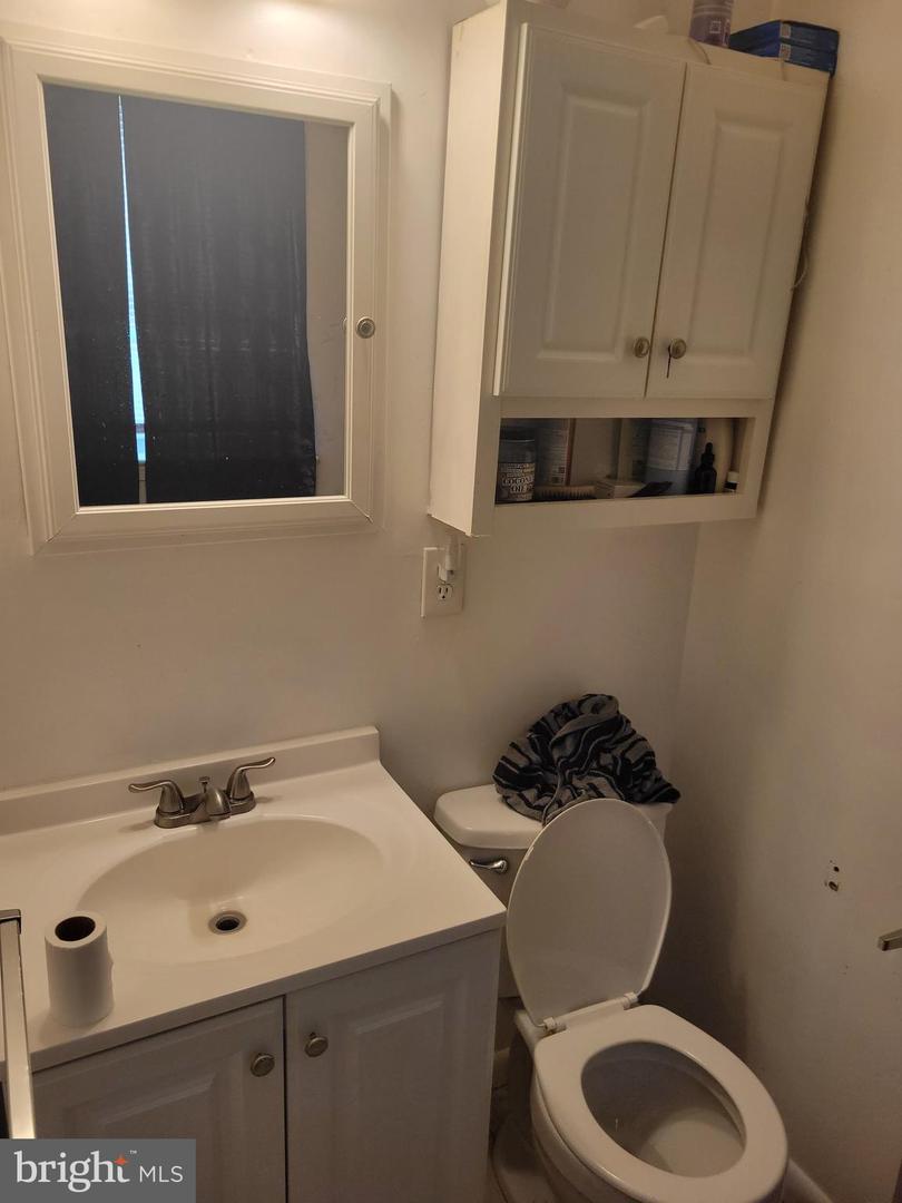 7735 Langdon St Property Photo 15