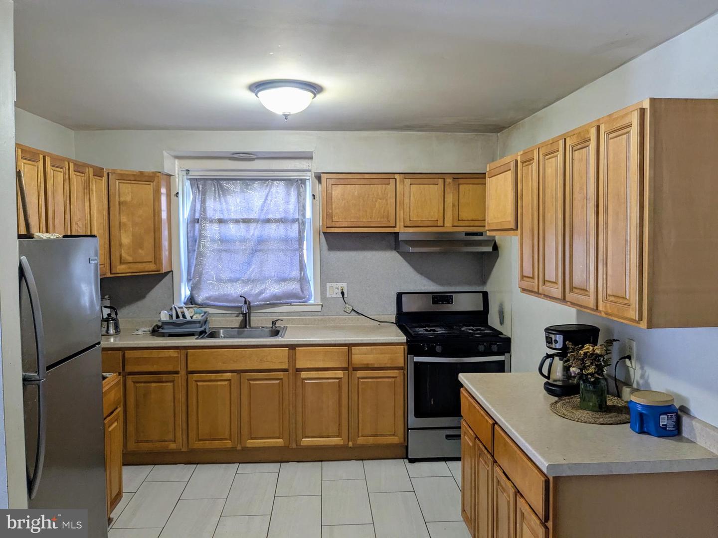 7735 Langdon St Property Photo 20