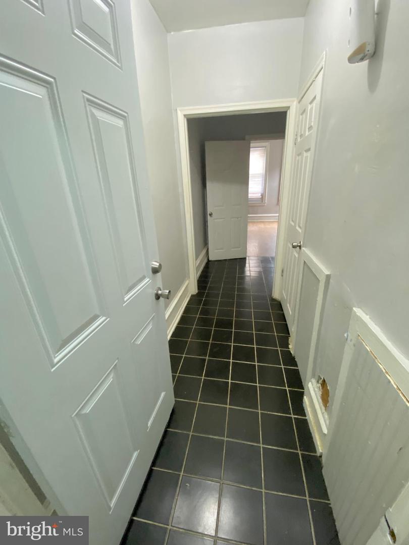 3258 N Park Ave Property Photo 8