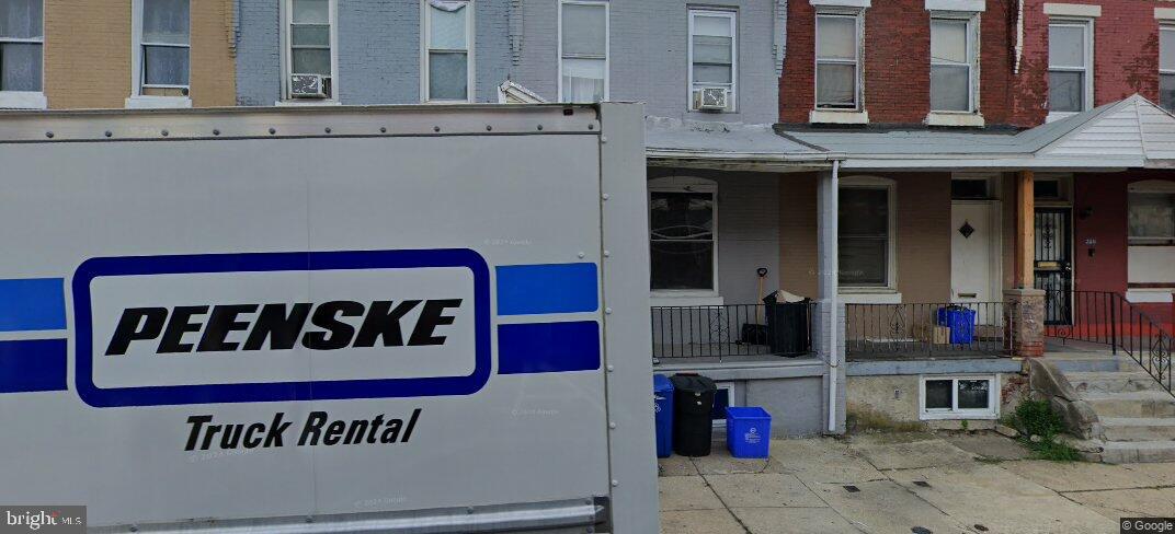 236 N WANAMAKER ST Property Photo 1