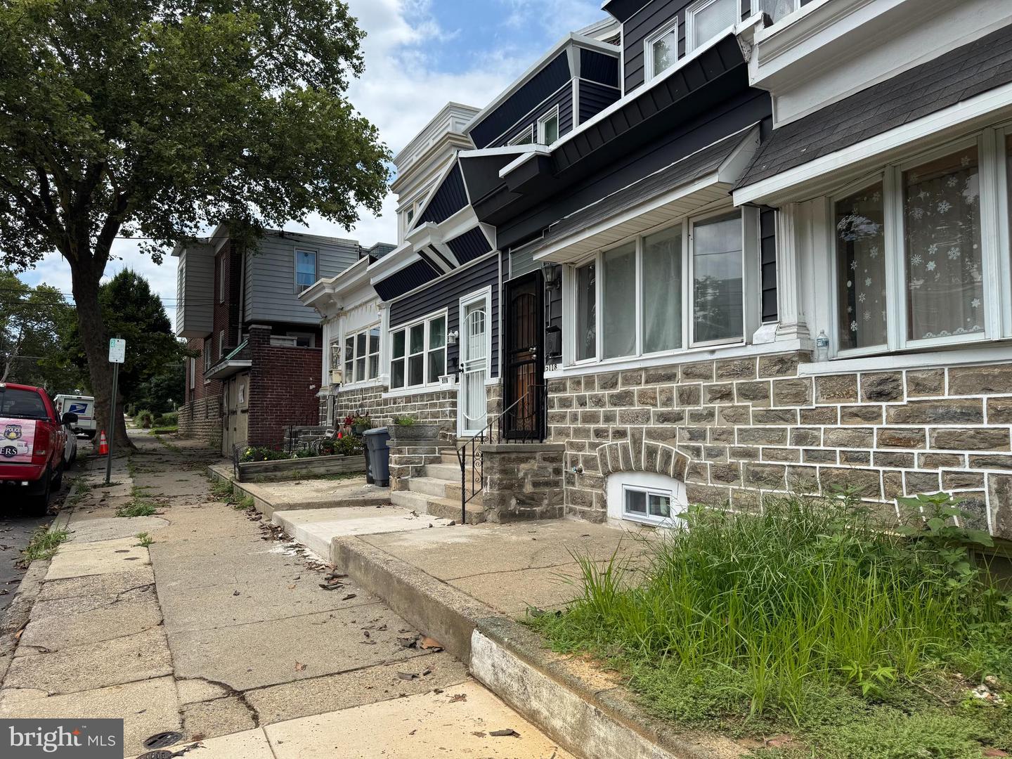 5118 Saul St Property Photo 3