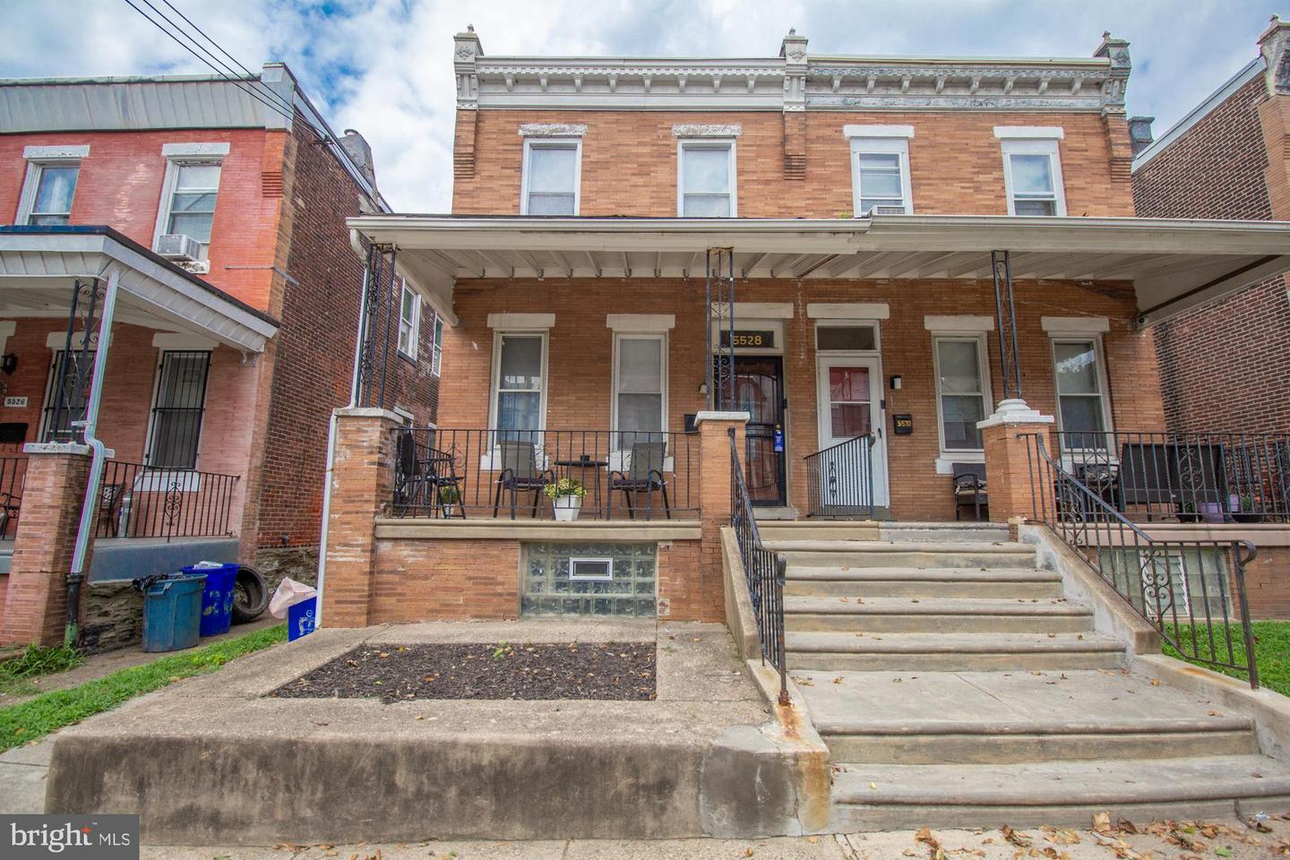 5528 N LAWRENCE ST Property Photo 1