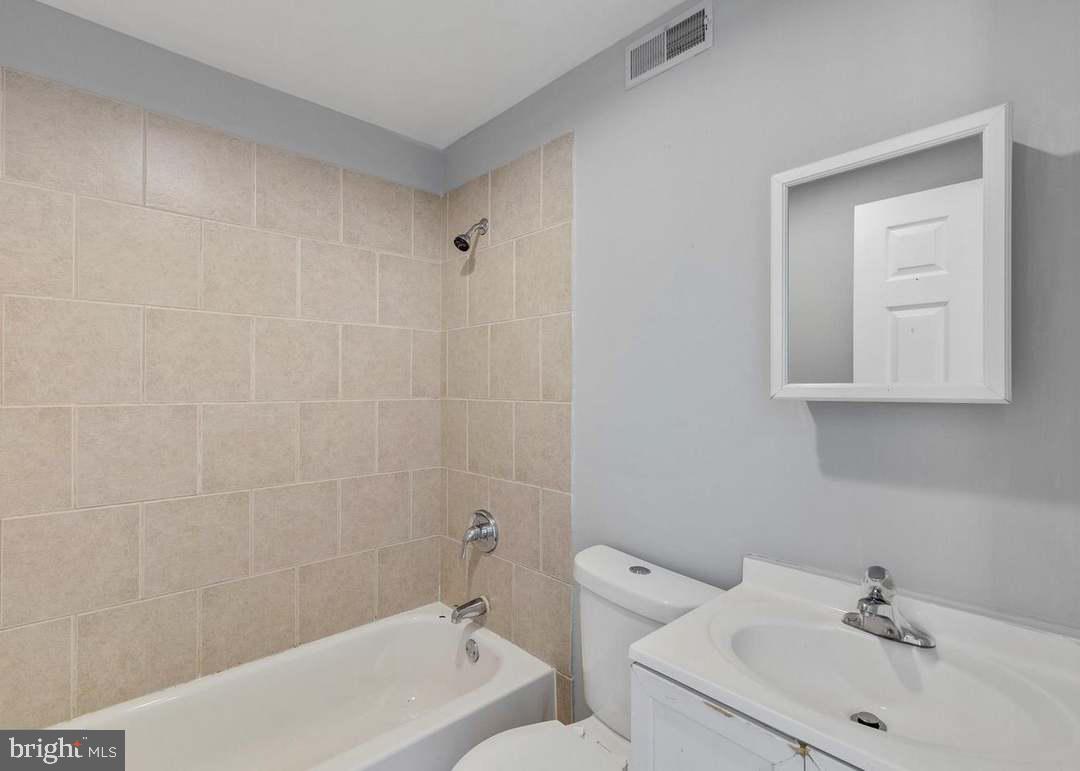 1711 N Gratz St Property Photo 6