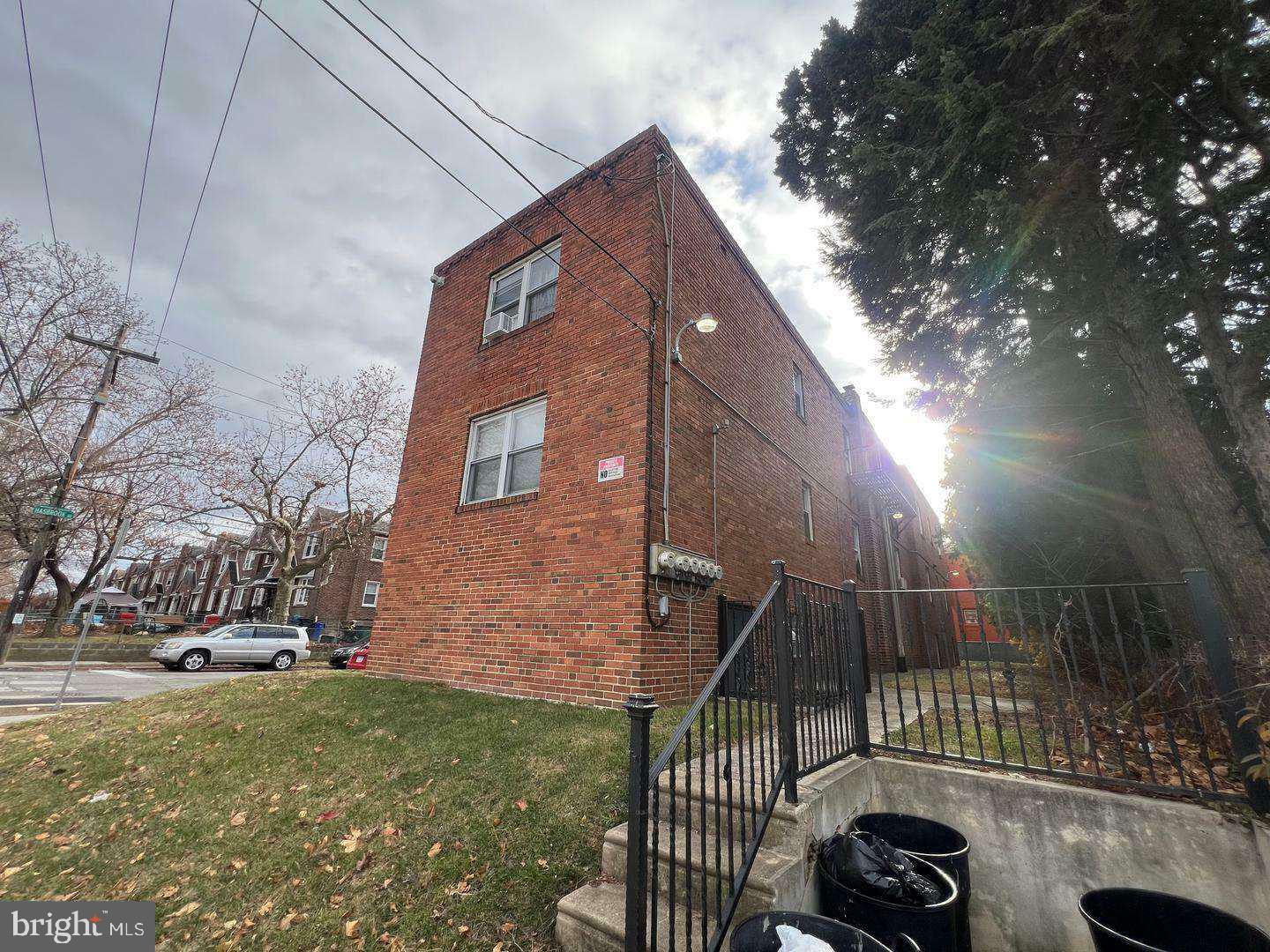 344 Van Kirk St Property Photo 2