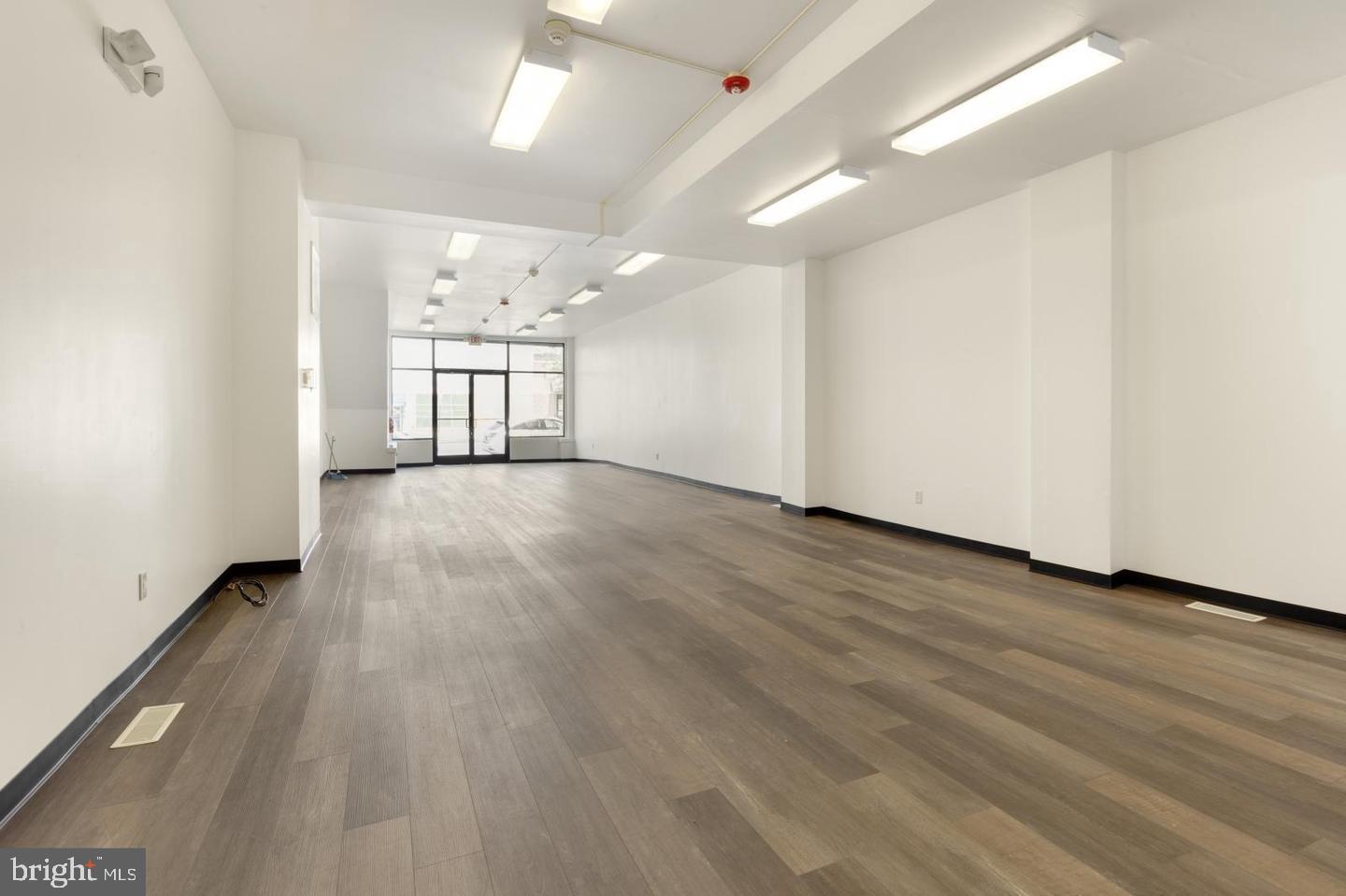 4014 Market St Property Photo 3