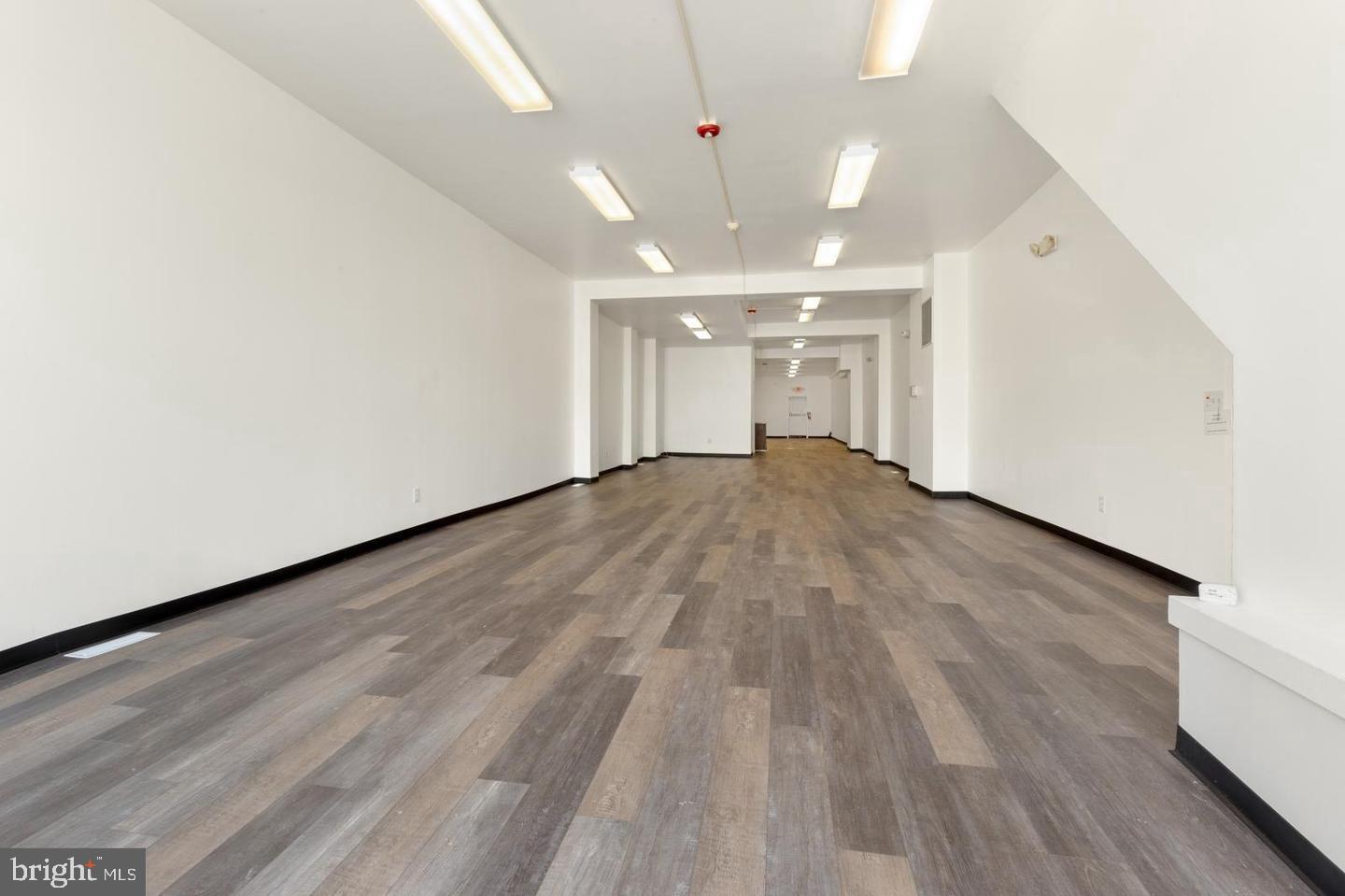 4014 Market St Property Photo 6
