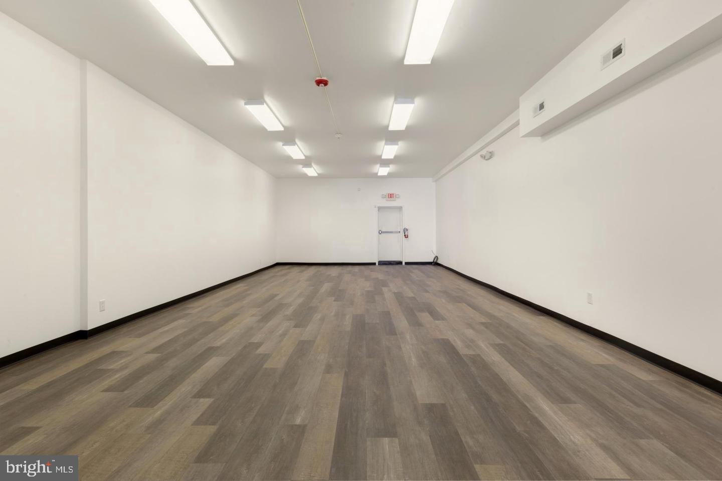 4014 Market St Property Photo 7