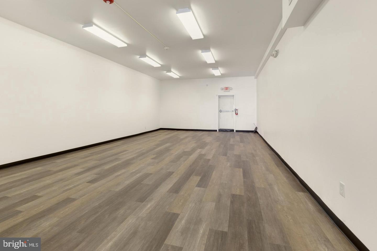 4014 Market St Property Photo 8