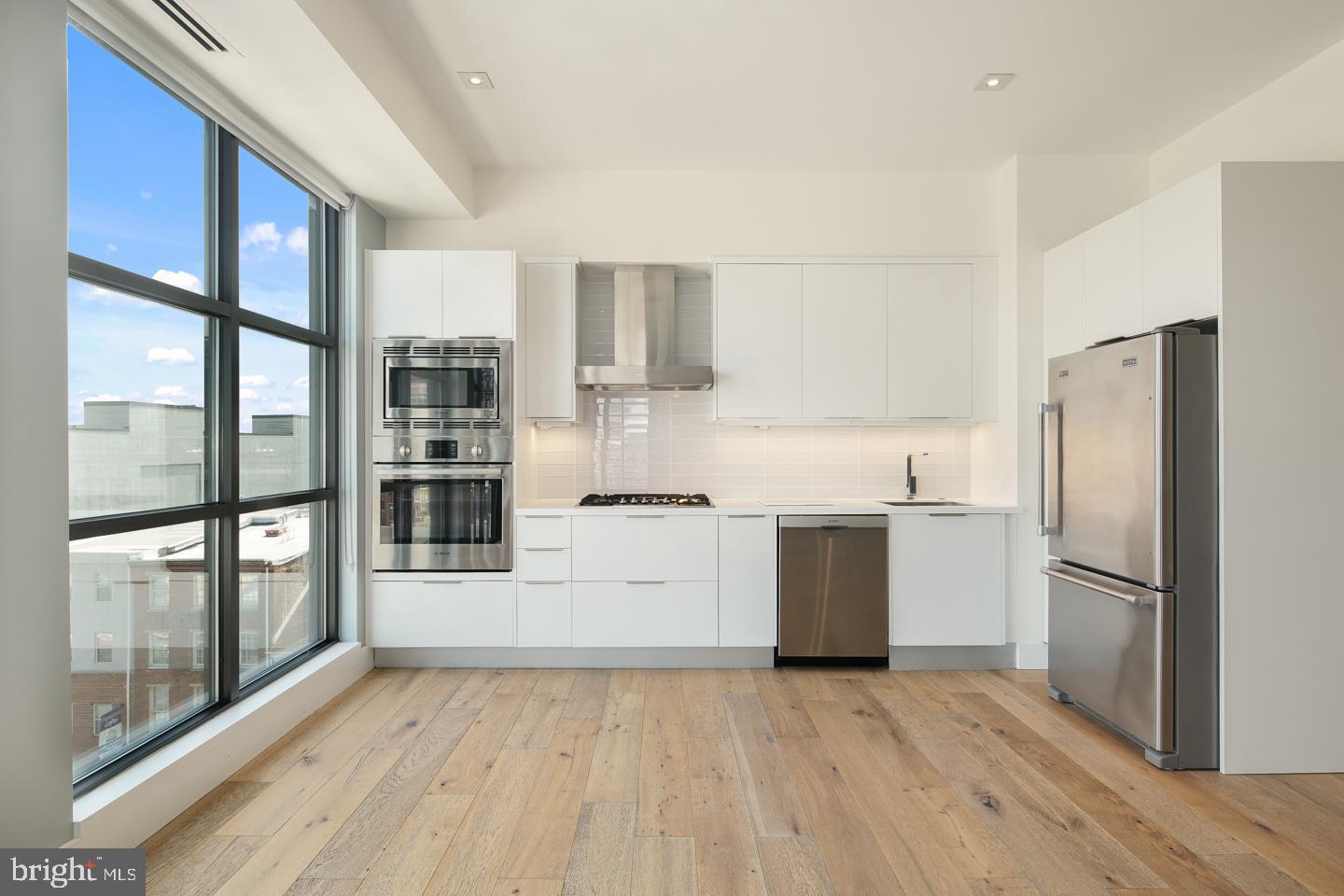 240 N 2nd St #unit 5w Property Photo 1
