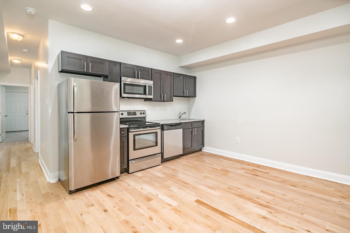 321 N Preston St #unit 1r Property Photo 1