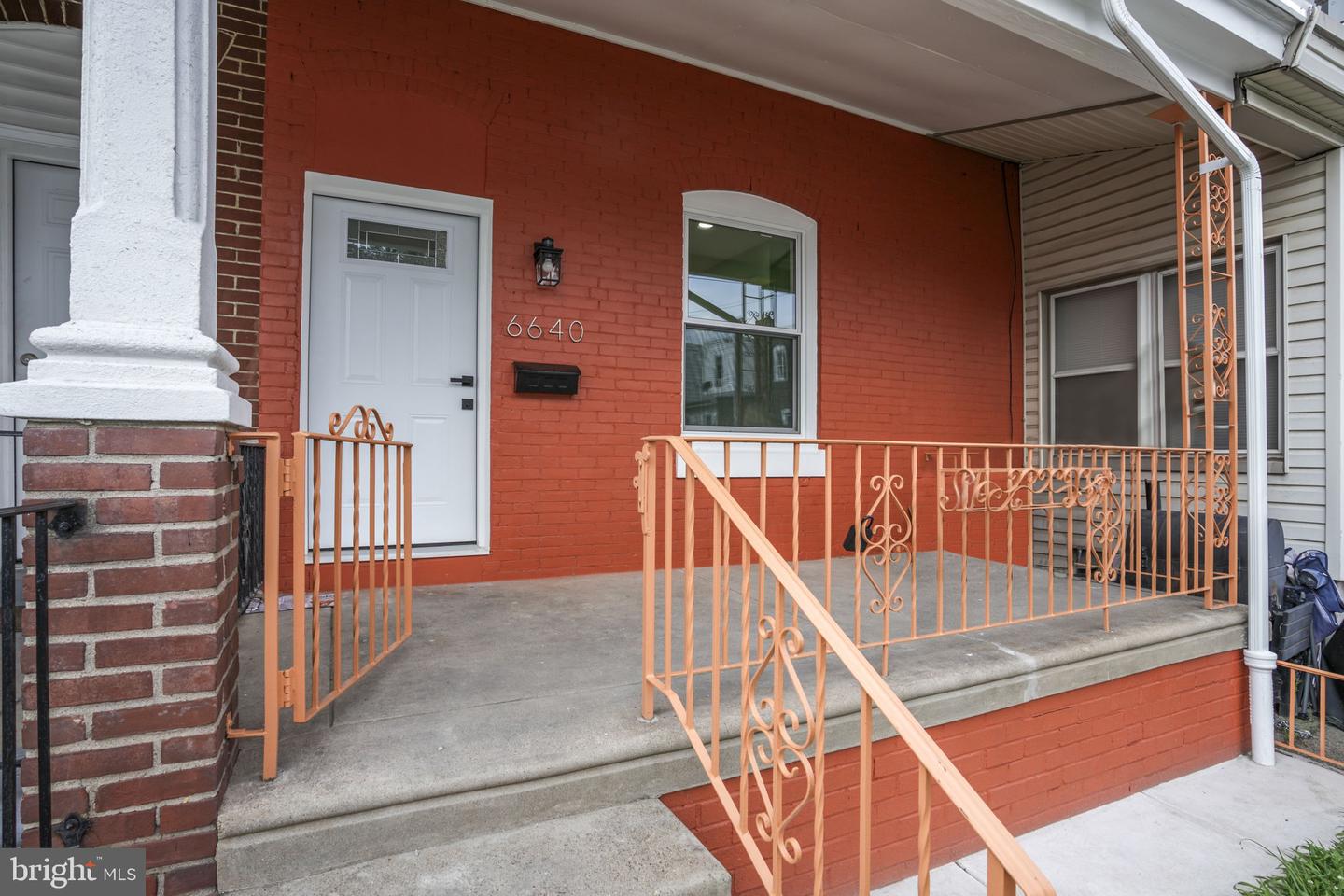 6640 Glenloch St Property Photo 2