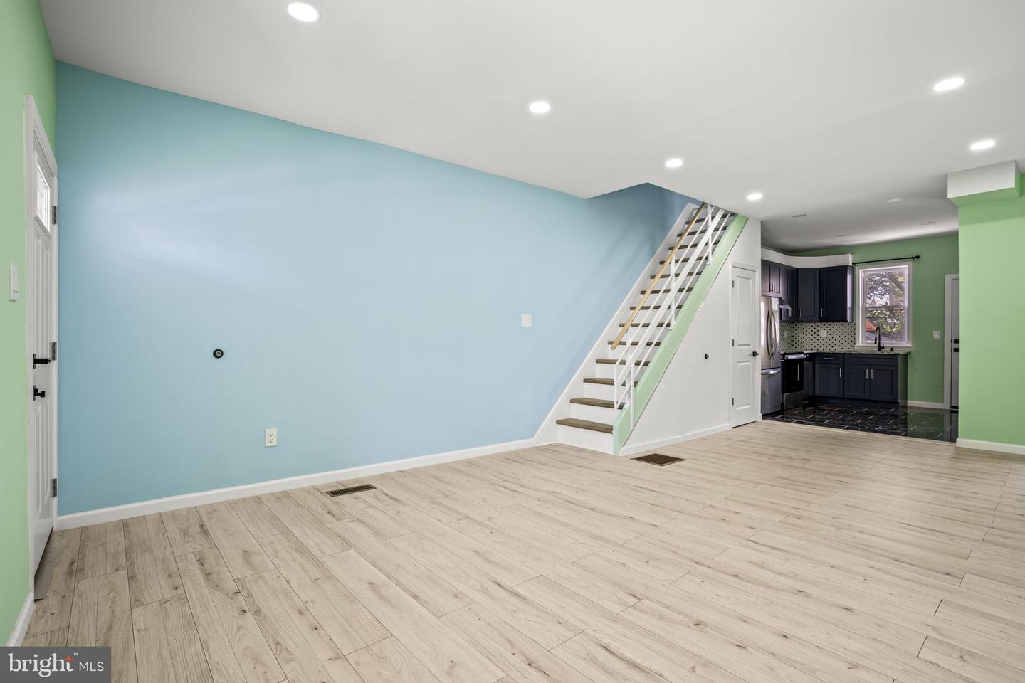 6640 Glenloch St Property Photo 5