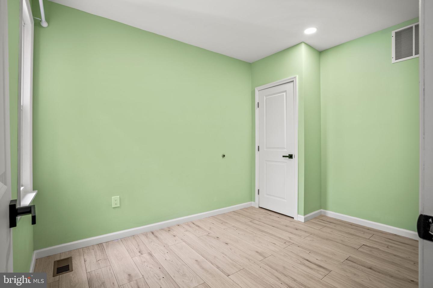 6640 Glenloch St Property Photo 20