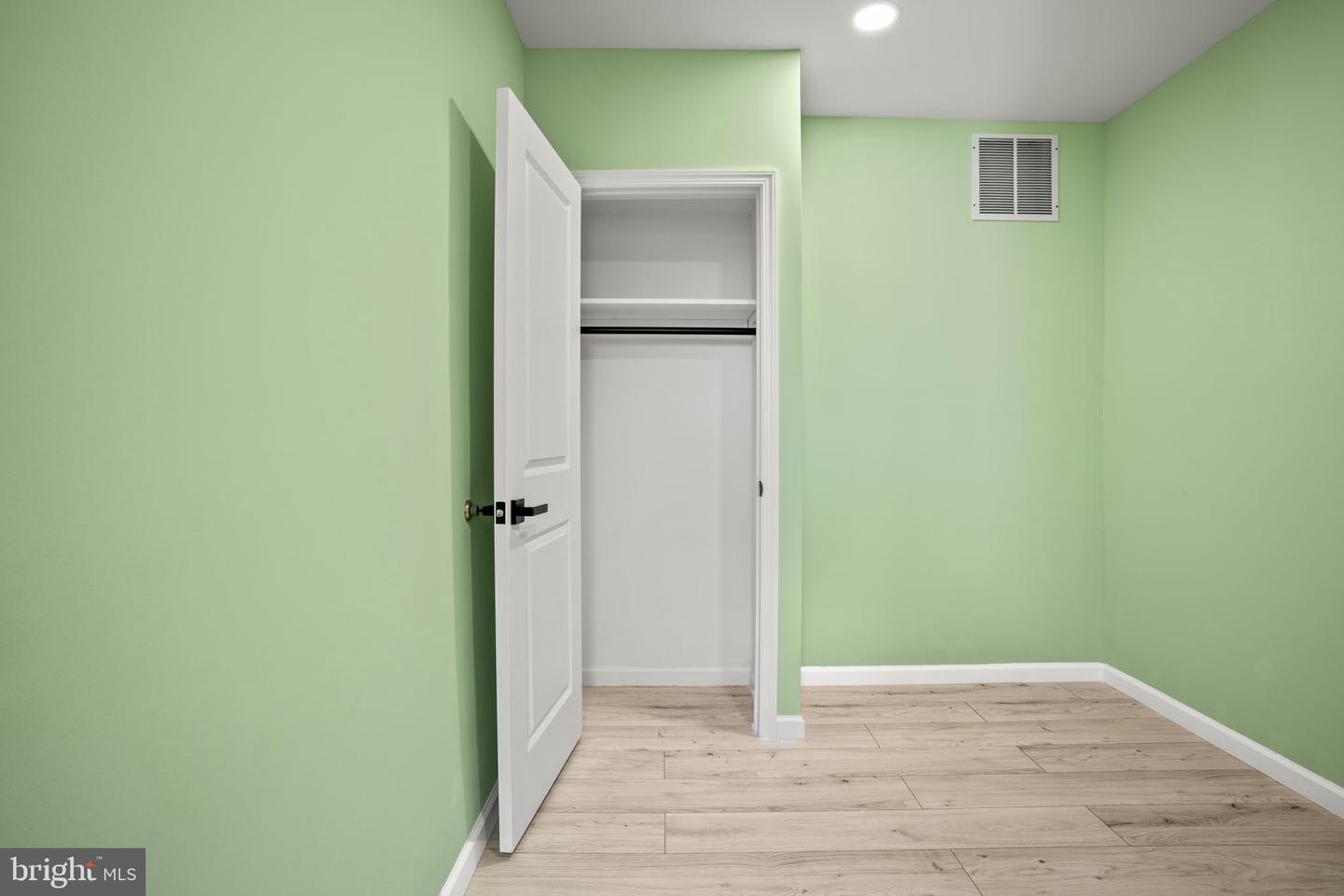 6640 Glenloch St Property Photo 21
