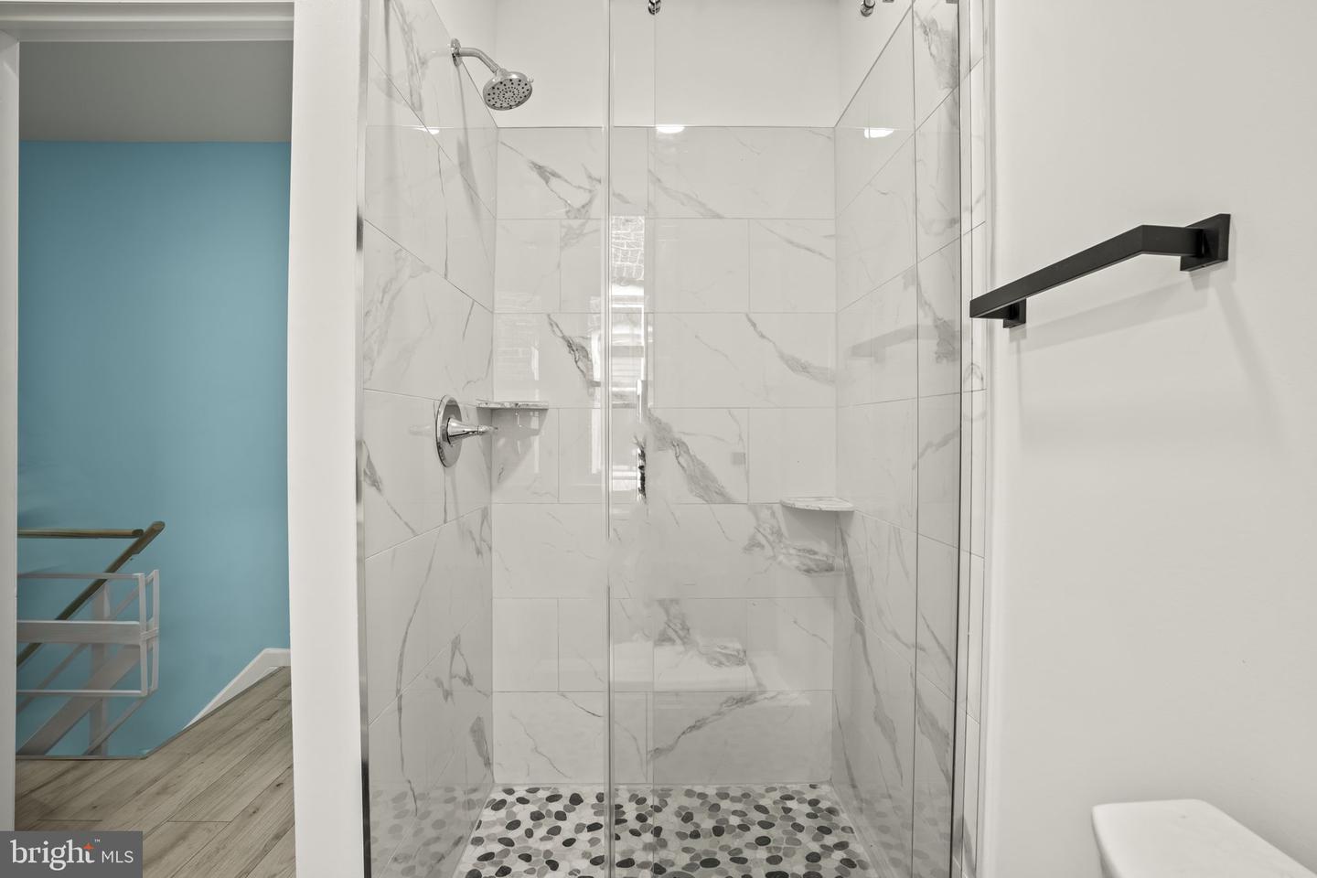 6640 Glenloch St Property Photo 23