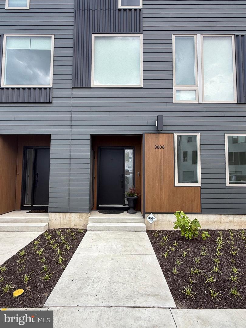 3006 S NORTHBANK PL Property Photo 1