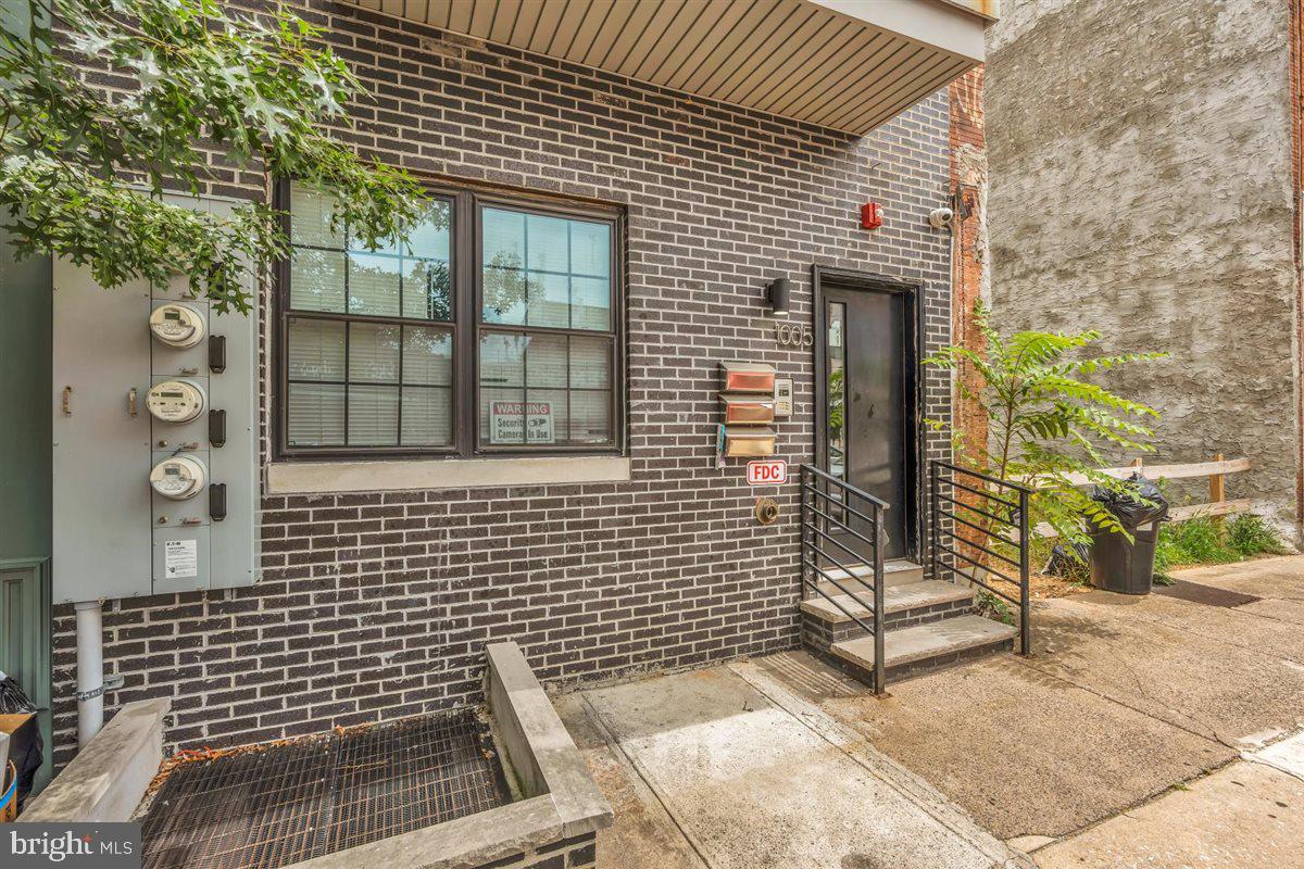 1005 N Marshall St Property Photo 2