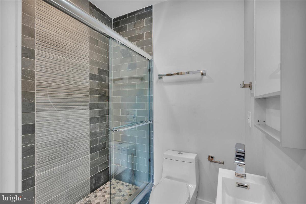 1005 N Marshall St Property Photo 10