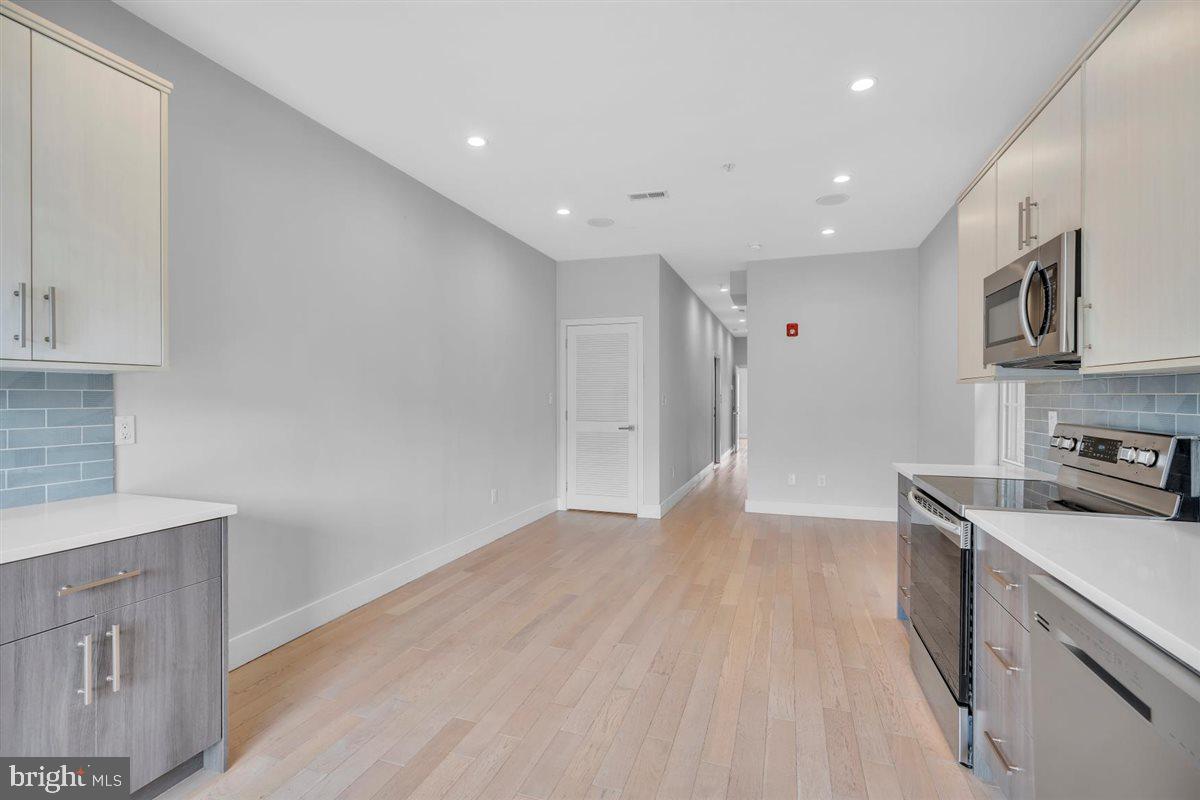 1005 N Marshall St Property Photo 18