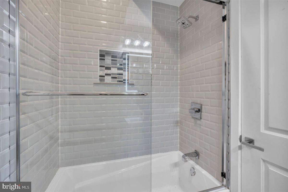 1005 N Marshall St Property Photo 25