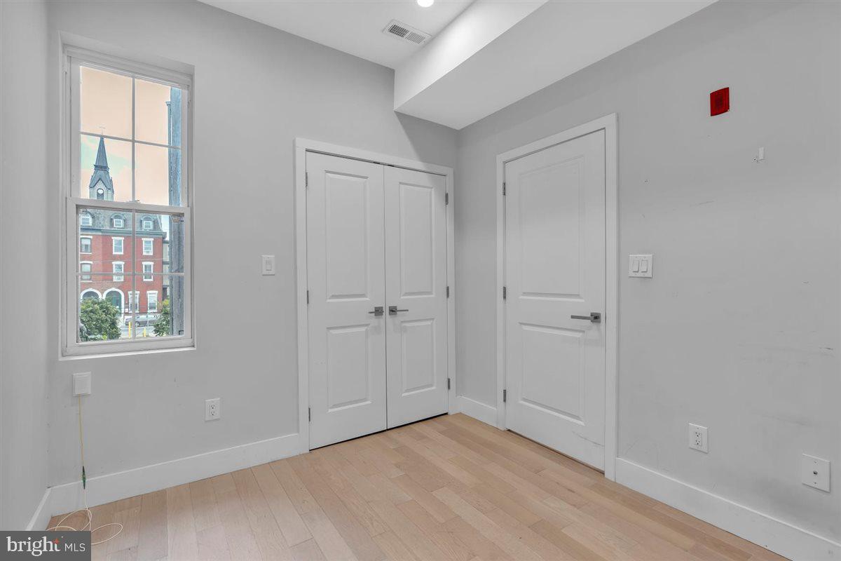 1005 N Marshall St Property Photo 27