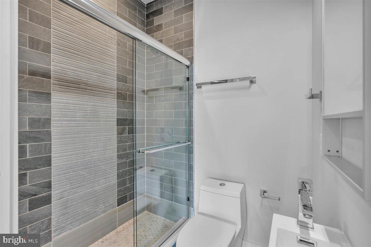 1005 N Marshall St Property Photo 31