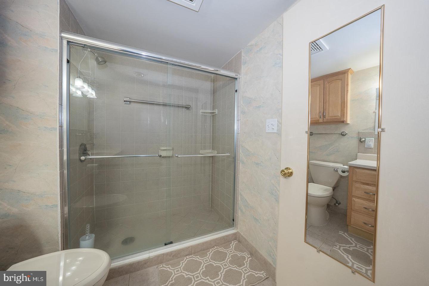 1919 Chestnut St #2903 Property Photo 10
