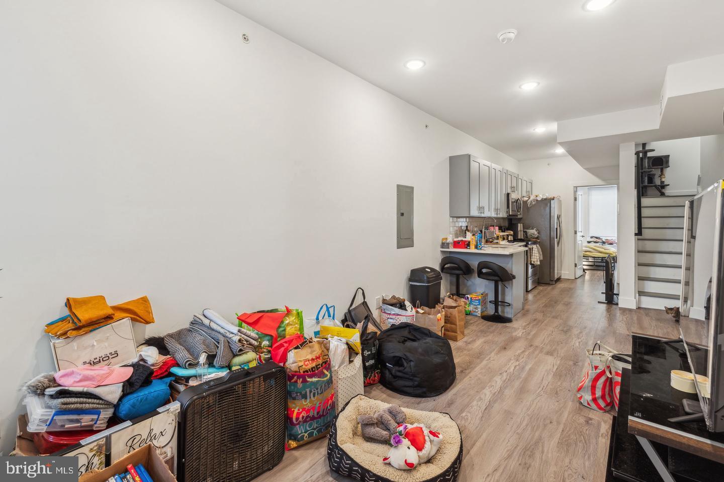 1711 Snyder Ave Property Photo 6