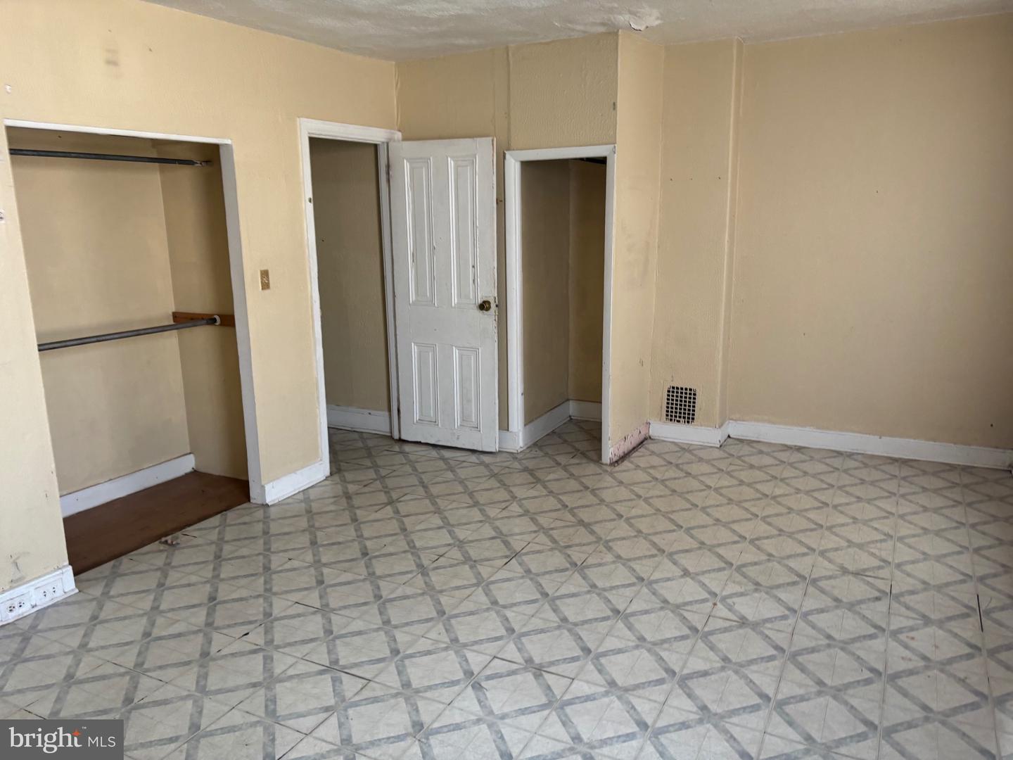 2506 N Mascher St Property Photo 15