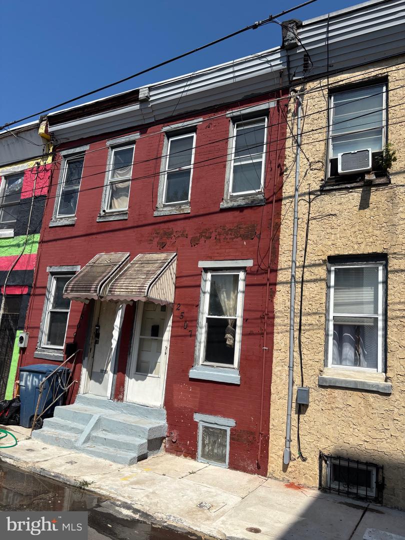 2507 N Mutter St Property Photo 1