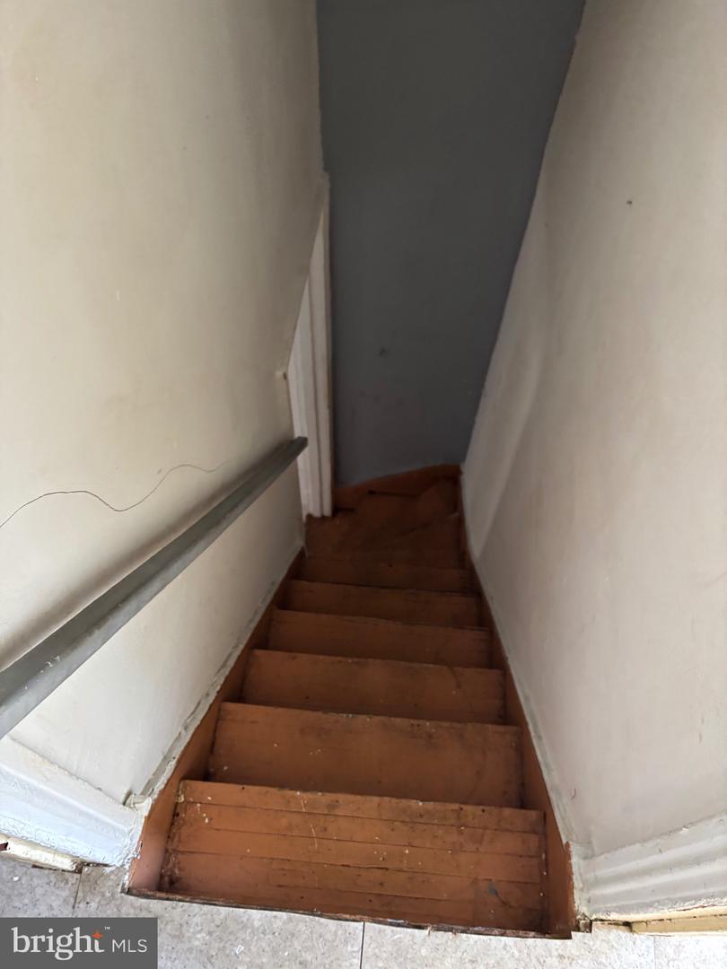 2507 N Mutter St Property Photo 9