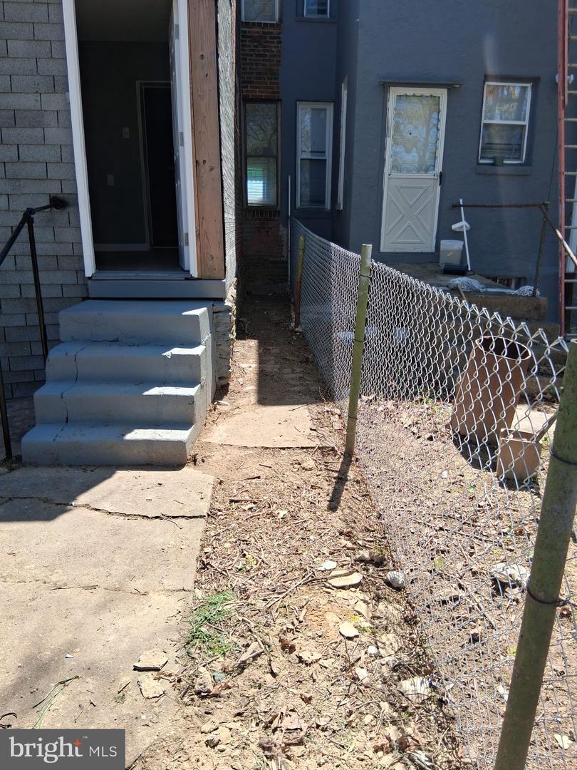 2029 Eastburn Ave Property Photo 17