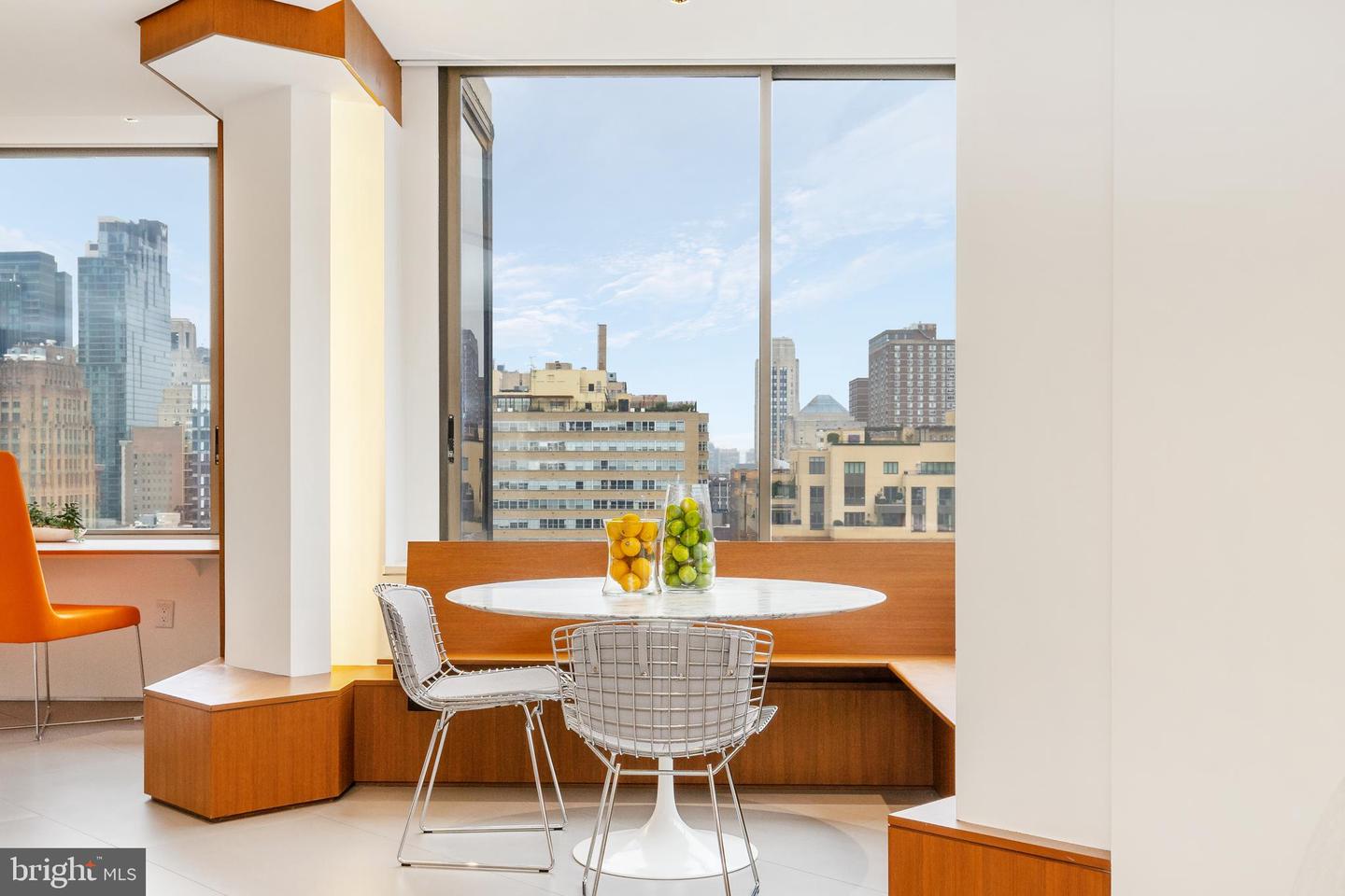 202-10 W Rittenhouse Sq #2106 Property Photo 1