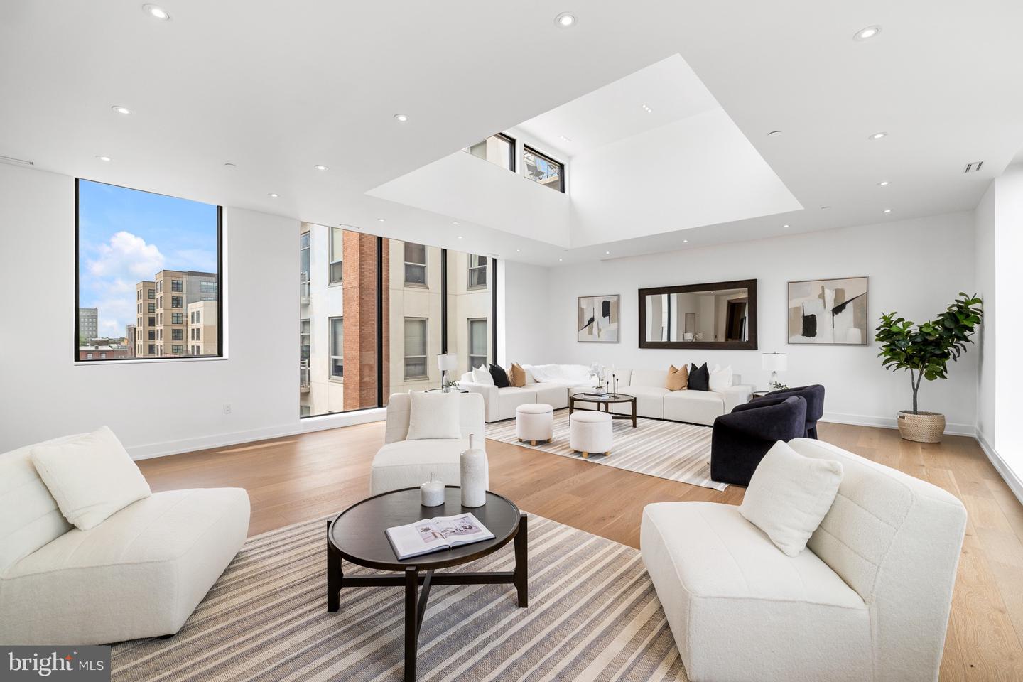 124 N 2nd St #ph Property Photo
