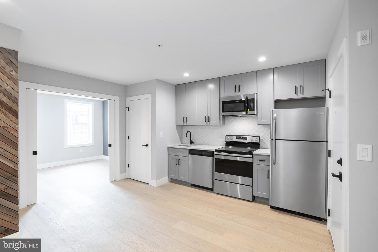 1707 RITTENHOUSE SQ #3F Property Photo 1