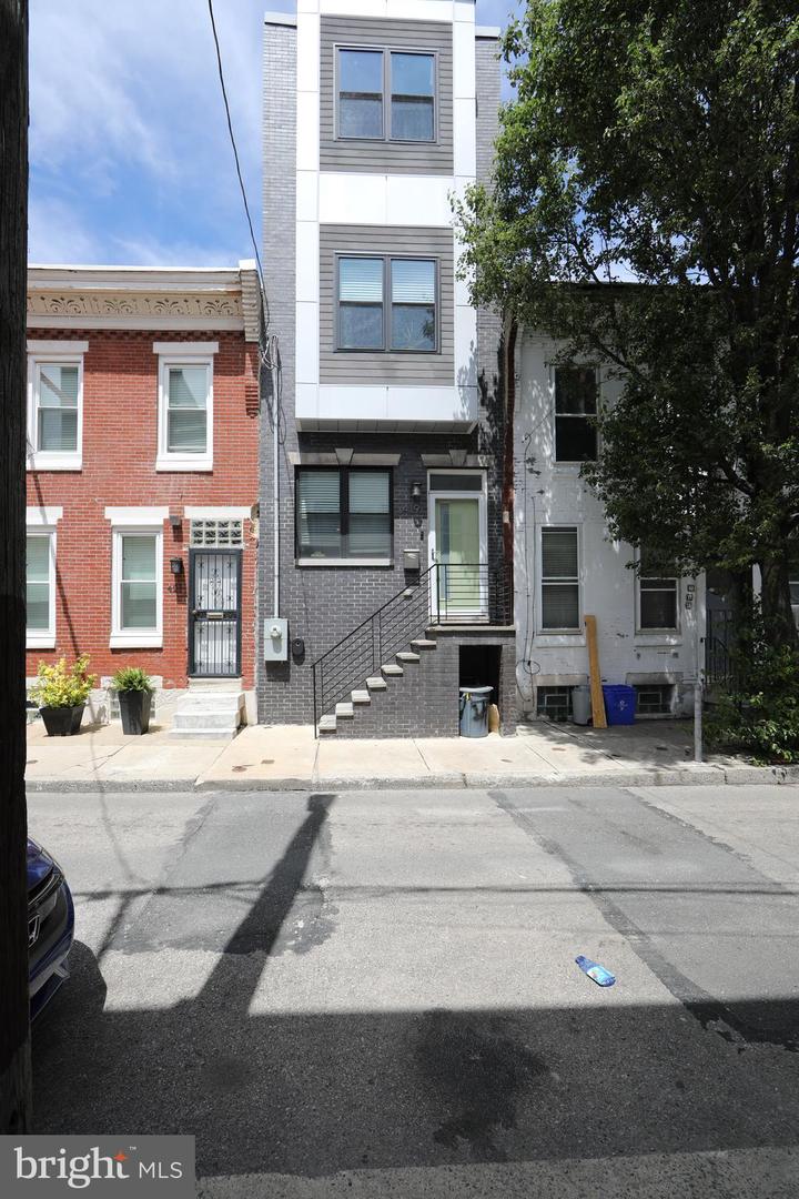 419 EMILY ST Property Photo 1