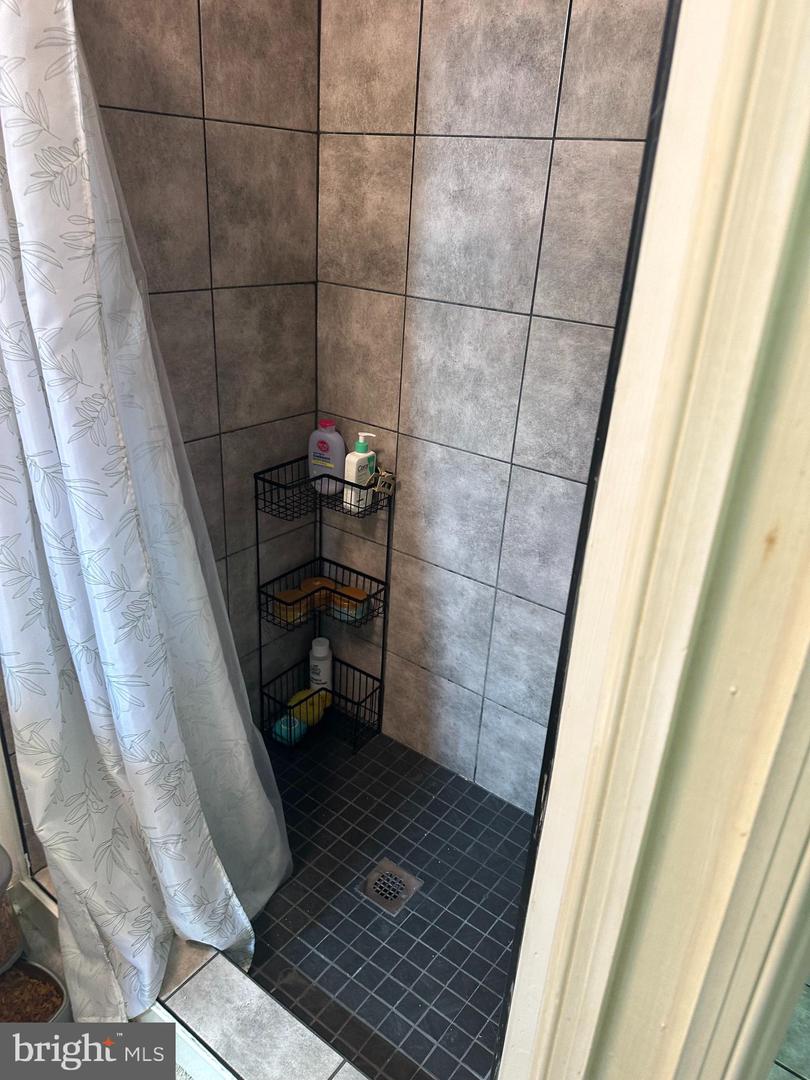 2873 N Lee St Property Photo 14