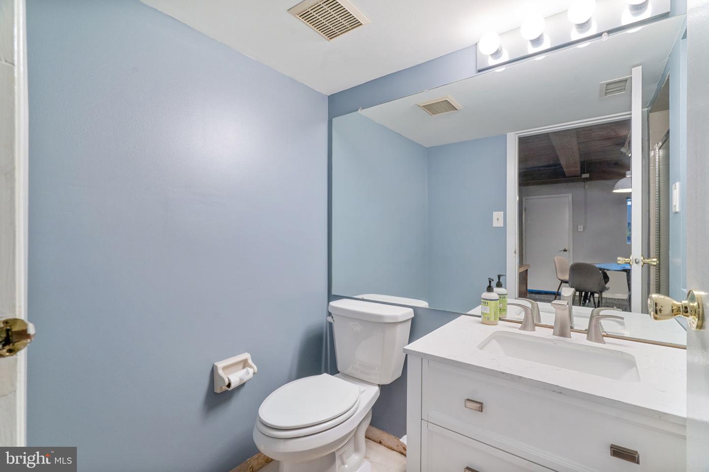 115-19 Cuthbert St #b Property Photo 6