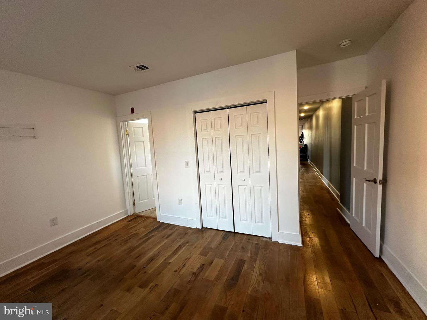6332 Germantown Ave Property Photo 6