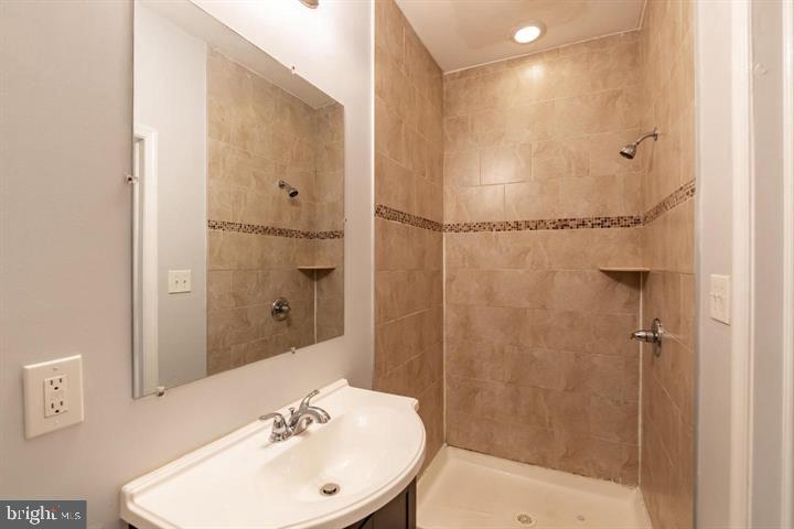 1133 W Colona St Property Photo 15
